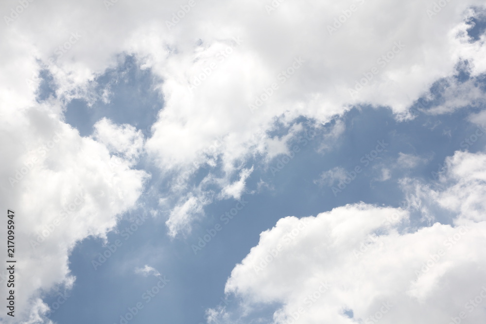 Obraz premium Sky and sunshine.