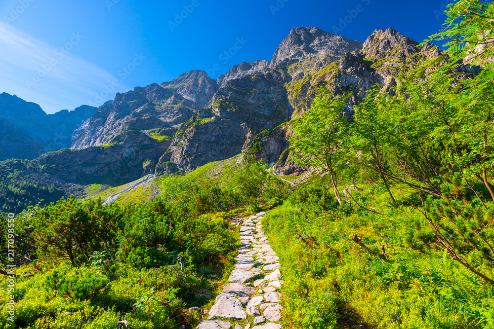 Fototapeta premium tourist path around Lake Morskie Oko in the Tatra Mountains