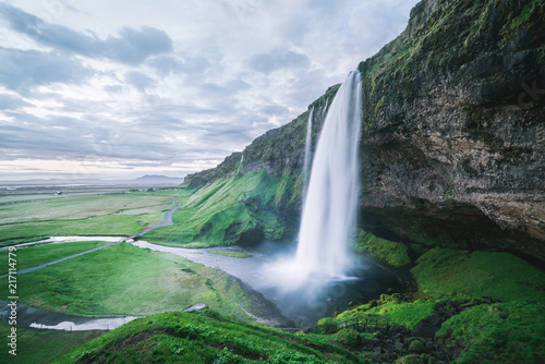 Fototapeta Naklejka Na Ścianę i Meble -  Seljalandsfoss - beautiful waterfall in Iceland