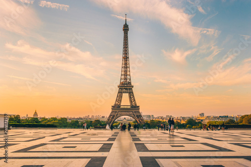 Tour Eiffel Paris lever soleil