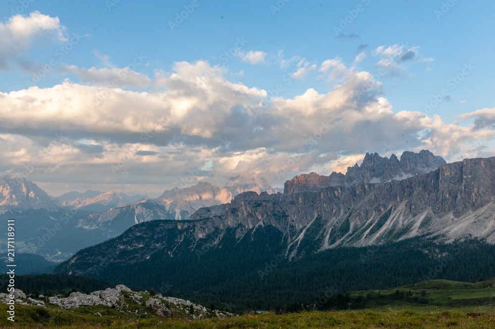 Obraz premium Landscape shot at the Passo di Giau, in the the Italian Dolomites, during the Golden Hour.