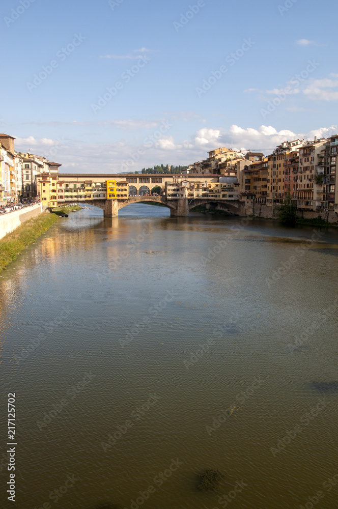Obraz premium River Arno with Ponte Vecchio