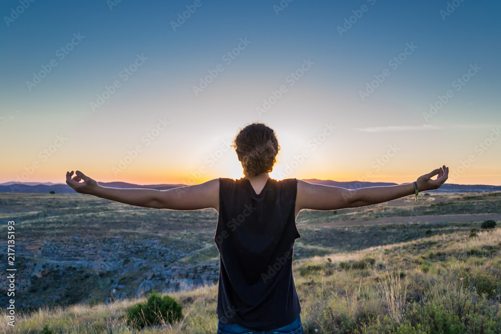Amanecer, fuerza y energía Amanecer, fuerza y energía