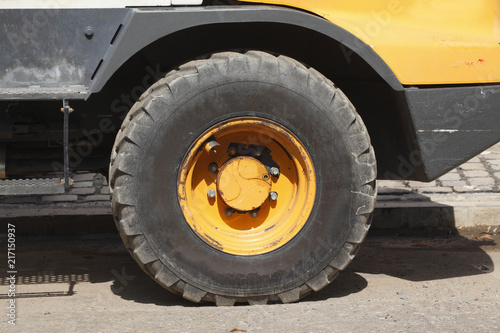 Profil von einem Bagger-Reifen