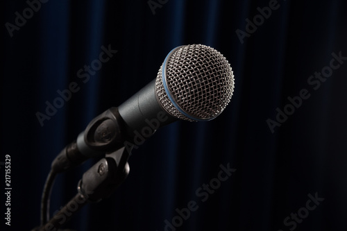 LowKey Mikrofon Hintergrund