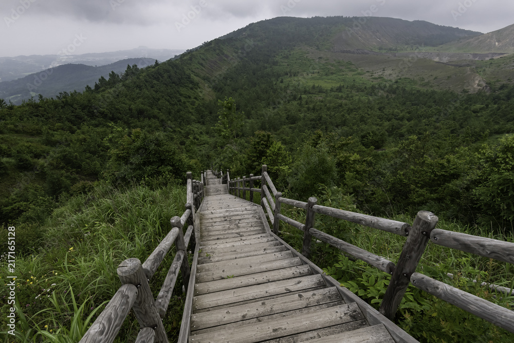 Ladder from mountain go down to the ground Ladder from mountain go down to the ground