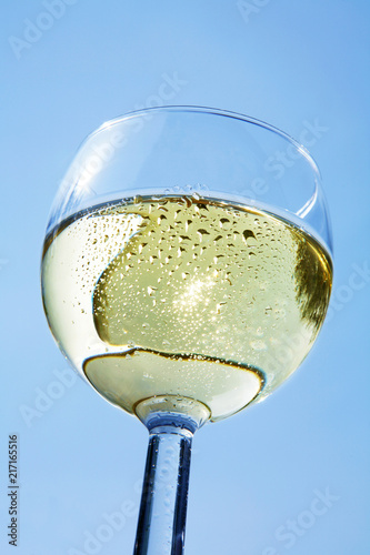glas of white wine