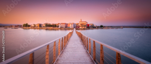 Foto Lesina e il suo lago