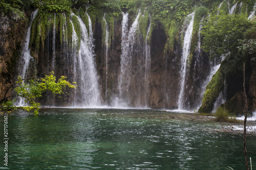 Croazia  28 06 2018  cascate nel Parco nazionale dei laghi di Plitvice  uno dei parchi pi   antichi dello Stato  nella zona montuosa carsica della Croazia centrale al confine con la Bosnia Erzegovina
