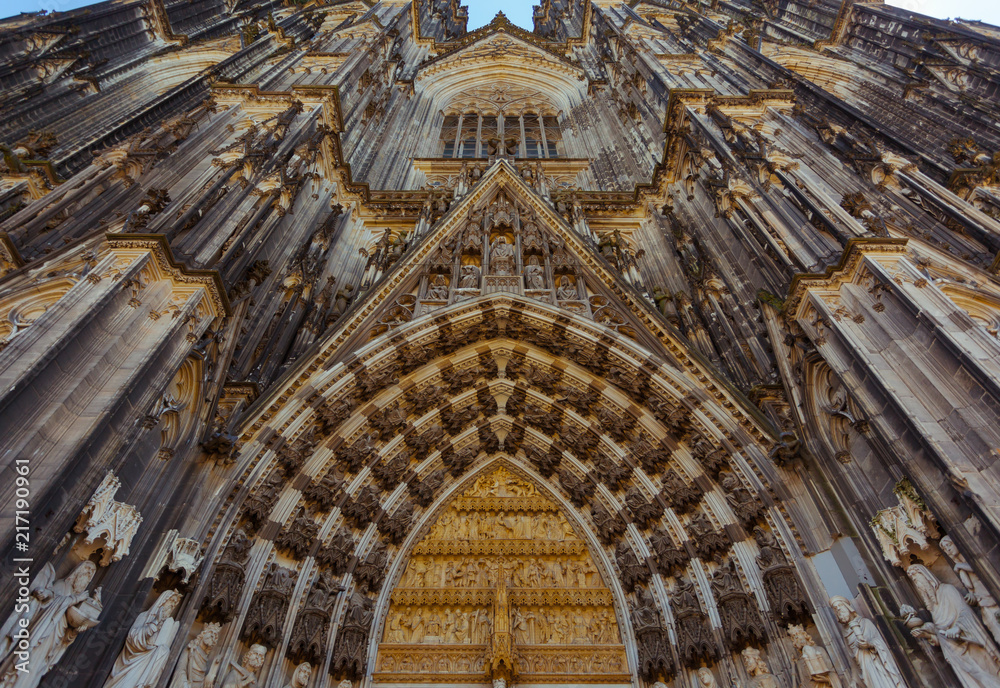 The beautifully crafted Western Entrance of the Cologne Cathedral (