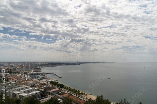 Fototapeta Naklejka Na Ścianę i Meble -  Panoramic view of the city of Setubal, Portugal
