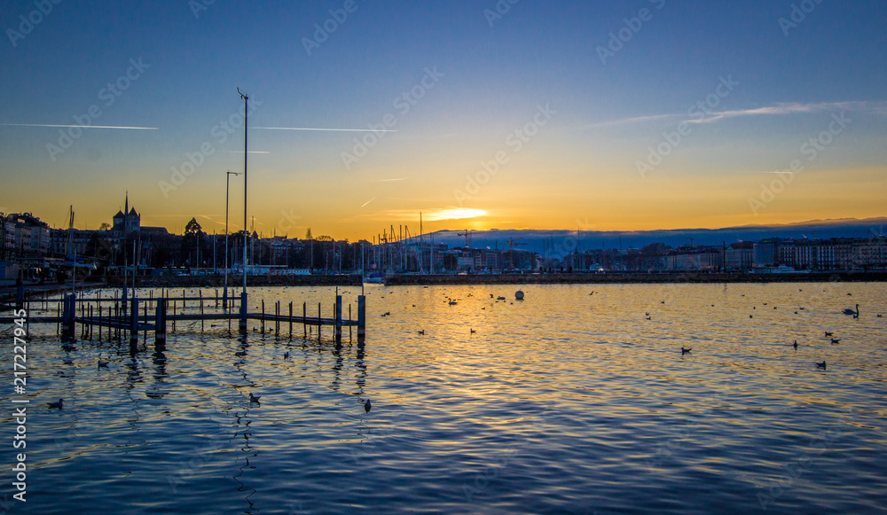 Geneva's lake at sunset