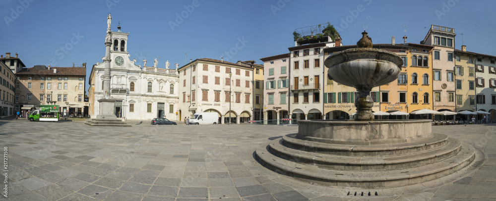The fountain in the center of  Matteotti iSquare n the center of Udine, Italy