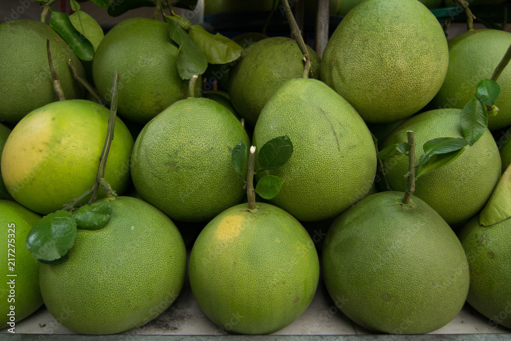 Green grapefruit in the market