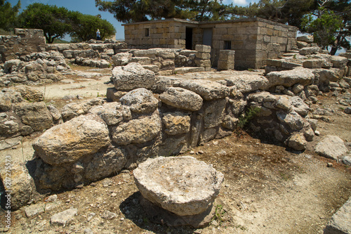 Ausgrabungen bei Vathypetro auf Kreta photo