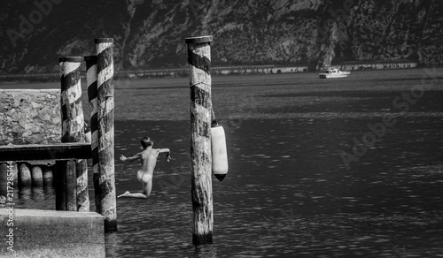 Steg Sprung im Gardasee Urlaub