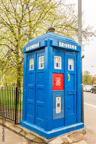 Canvas Print Traditional blue Police phone box