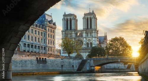 Photo Notre dame de Paris and Seine river in Paris, France