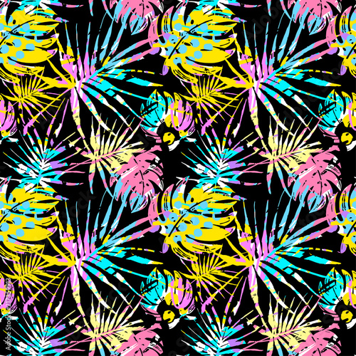 Seamless summer tropical leaves pattern, textile doodle grunge texture.