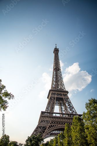 Fototapeta Naklejka Na Ścianę i Meble -  Beautiful Paris Tower 