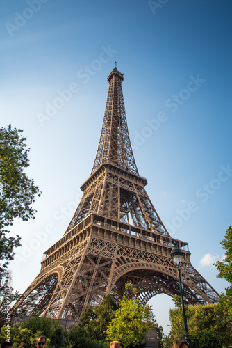 Fototapeta Naklejka Na Ścianę i Meble -  Beautiful Paris Tower 