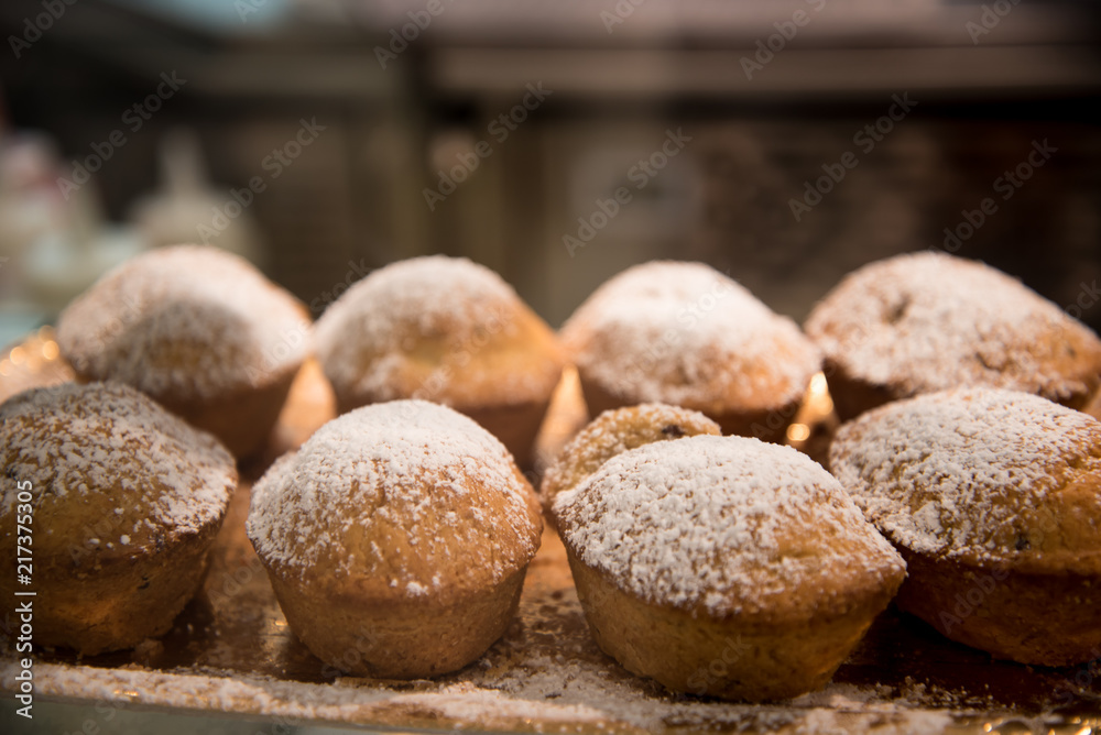 Muffins with Powdered Sugar 