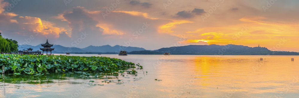 Obraz premium Beautiful landscape and landscape in West Lake, Hangzhou