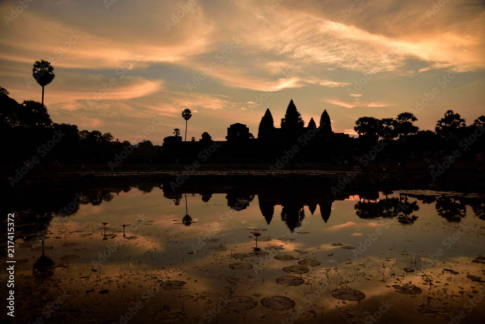 Spiegelung von Angkor Wat