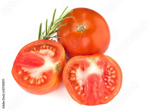 tomates bio découpée isolé sur fond blanc