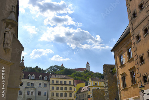 Quartier de Bratislava et le château en arrière plan