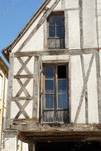 Ville médiévale d'Eymet, maison ancienne à colombages, département de la Dordogne, France