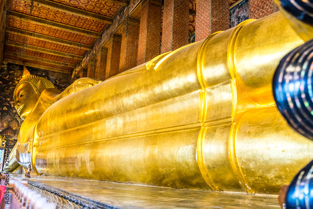 Fototapeta premium reclining Buddha, Wat Pho is one of Bangkok's oldest temples.