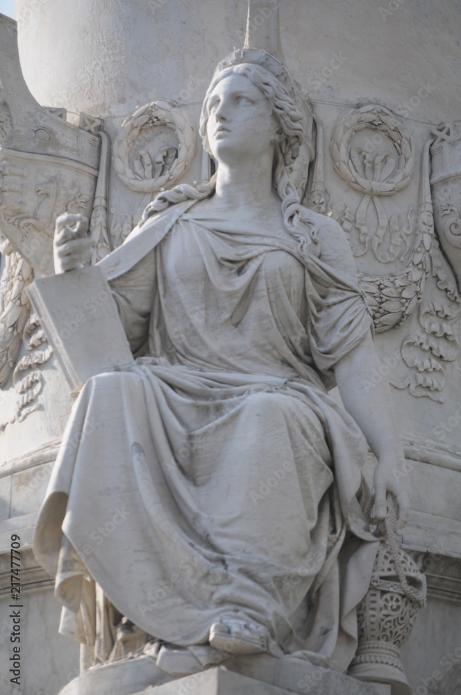 statue of Cristoforo Colombo