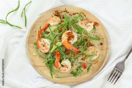 Stir-fried vermicelli with shrimp and climbing wattle vegetable