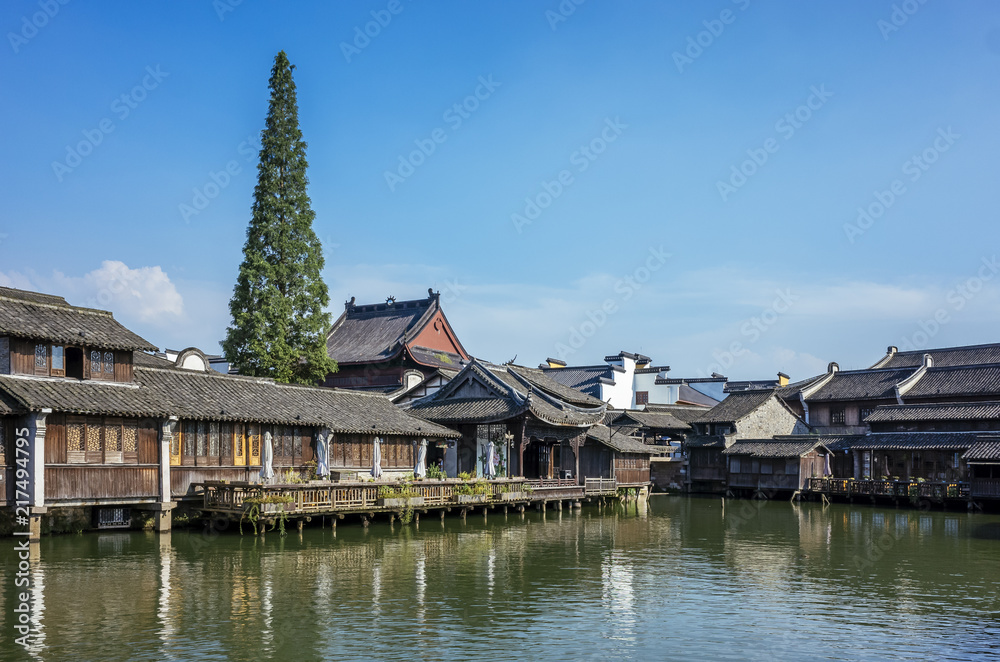 Obraz premium Old Chinese Architecture by Water in Wuzhen, China