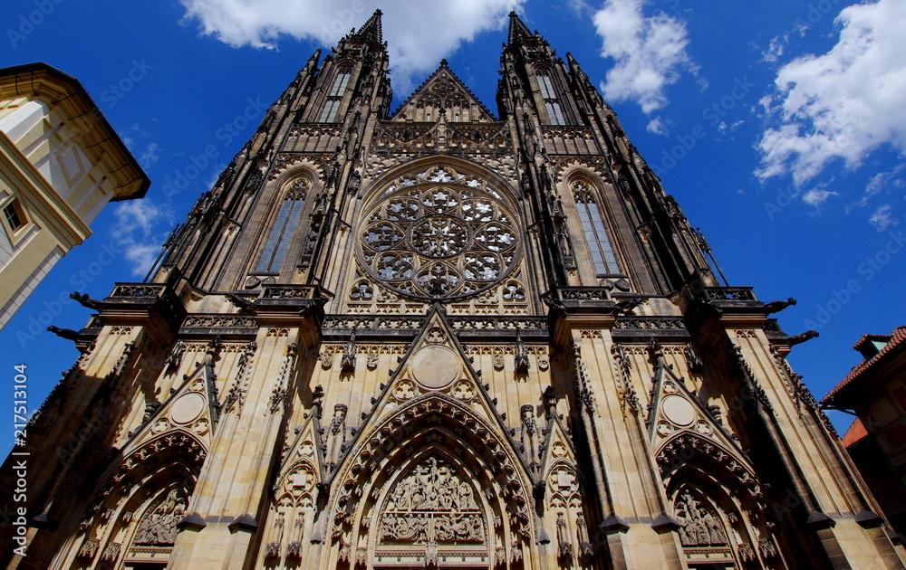 Fasada przednia arcykatedry św. Wita w stolicy Czech na Hradczanach w Pradze