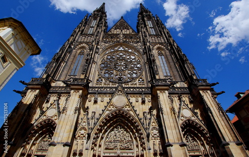 Fasada przednia arcykatedry św. Wita w stolicy Czech na Hradczanach w Pradze