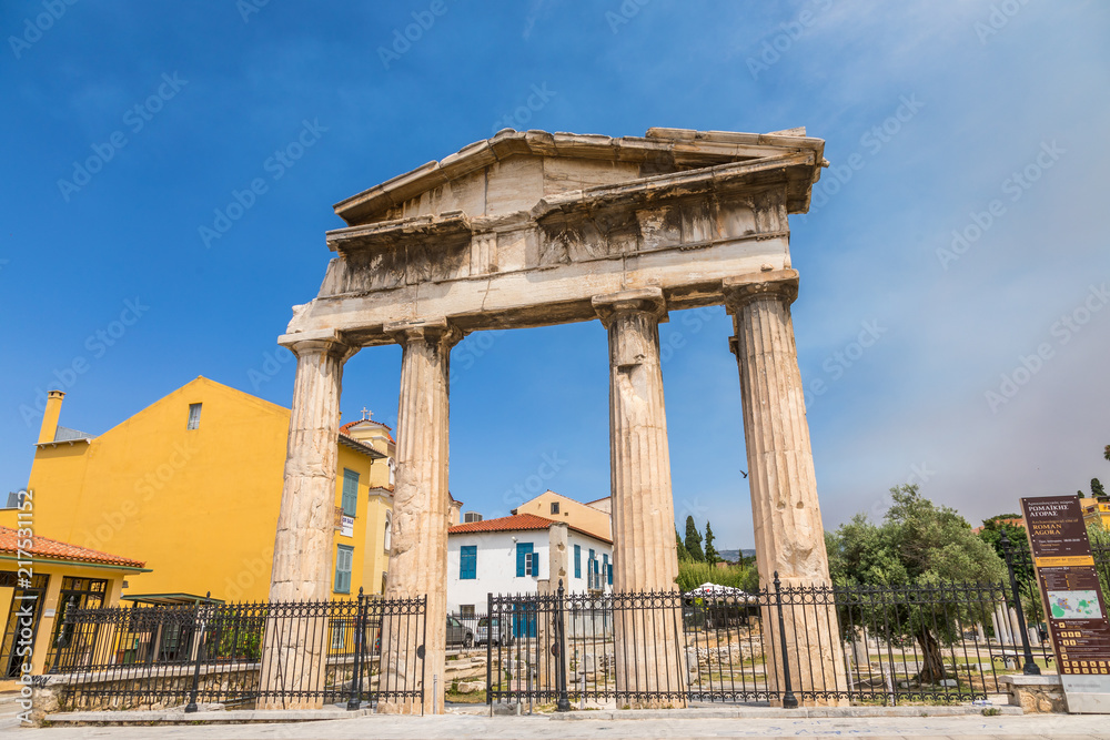 Porte d'Athéna Archégète, Agora romaine à Athènes