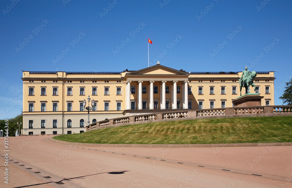 Fototapeta premium Royal Palace and statue of King Charles John in Oslo. Norway