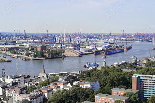 Elbe mit Hafengebiet, Blick vom Michel, Michaelis-Kirche, auf Hansestadt Hamburg, Deutschland, Europa