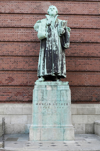 Lutherdenkmal, St. Michaelis-Kirche, auch Hamburger Michel, Neustadt, Hamburg, Deutschland, Europa photo