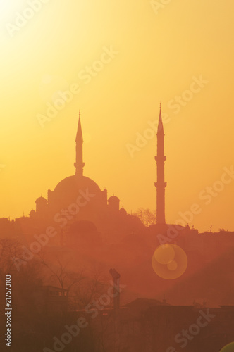 Turquie - Istanbul - Minaret ensoleillé 2