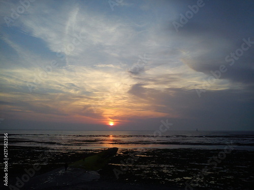 coucher de soleil, nuages, mer