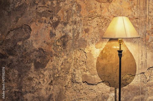 Retro style standing lanp