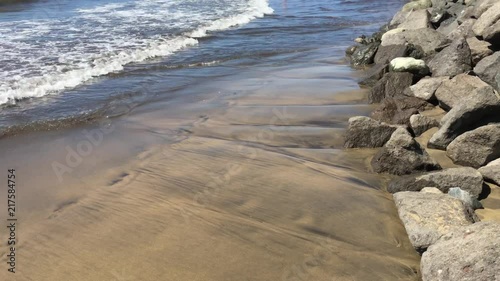 Wallpaper Mural Wellen, Brandung, Strand, Felsen und Steine Torontodigital.ca