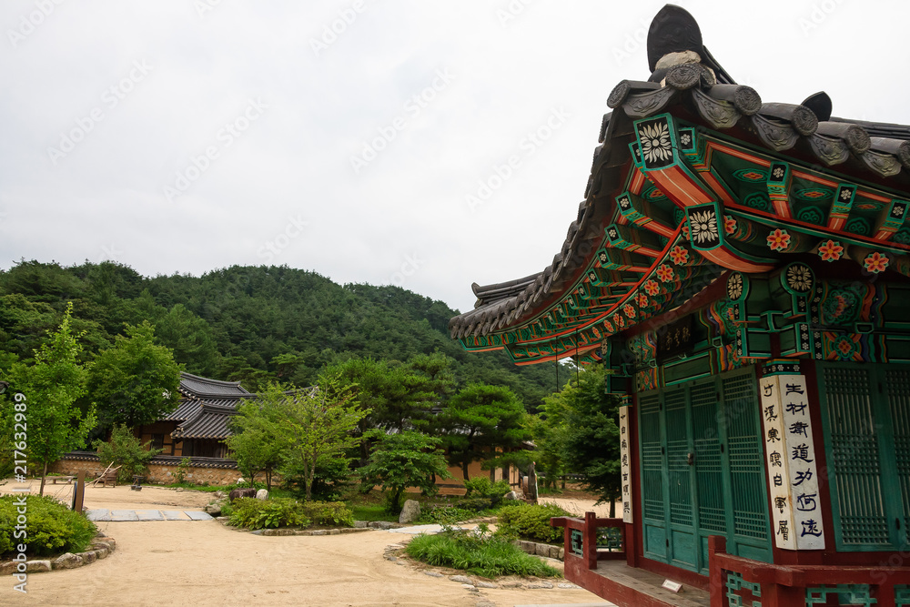 Obraz premium Confucianist Village of korea tile-roofed house