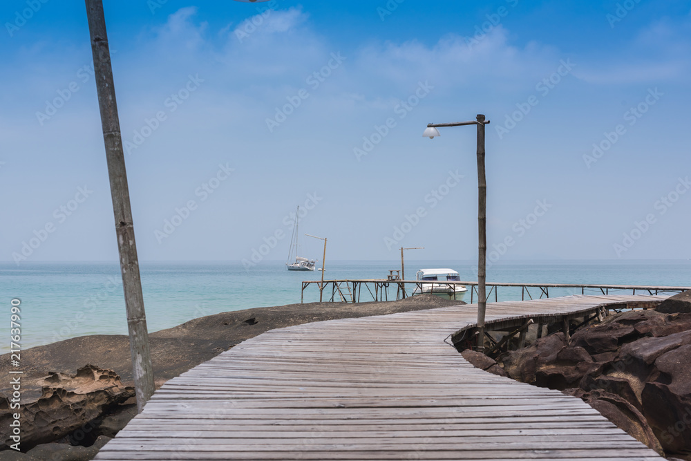 Fototapeta premium Beautiful blue ocean and sky in summer Of Southeast Asia, Thailand