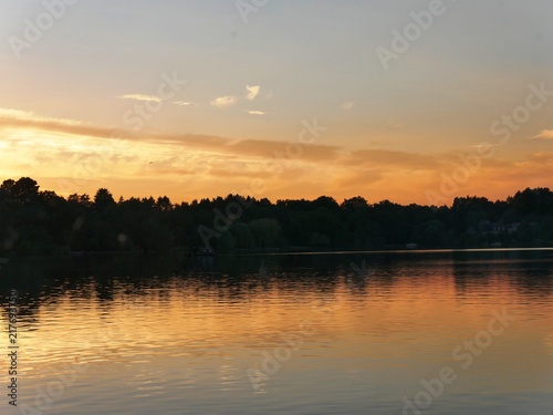 Coucher de soleil sur la rivière Erdre à Nantes en Loire Atlantique