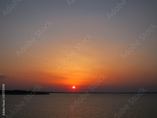 海から望む夕日 サンセット 夕焼け空 © haruirograf