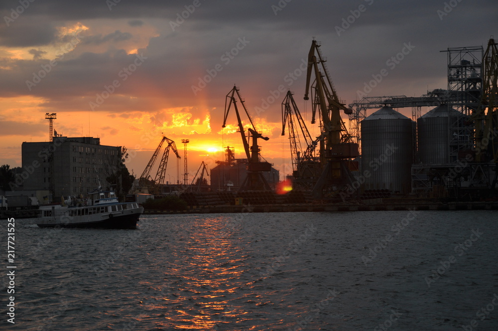 Fototapeta premium cargo port at sunset